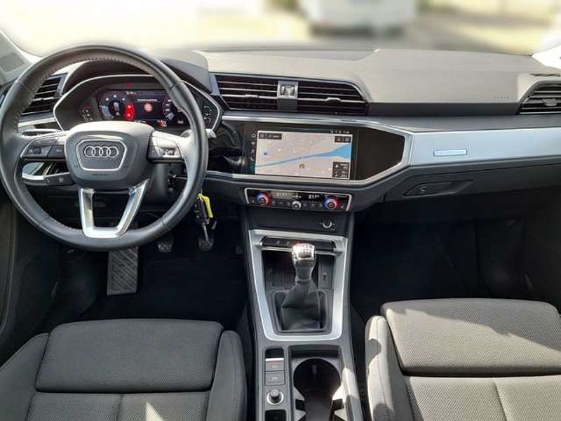 Audi Q3 35 TDI quattro advanced/NAVI/AHK/LED/DAB/19'